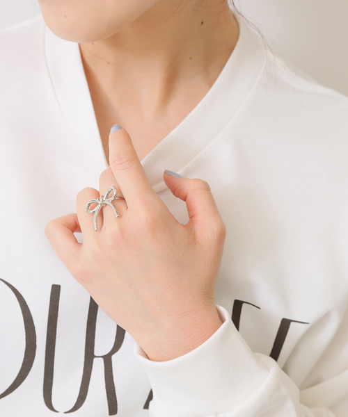 Bijou R.I (ビジューアールアイ)の「【Bijou R.I / ビジューアールアイ】Ribbon Ring(リング・レディース・シルバー・11)」の2枚目の写真