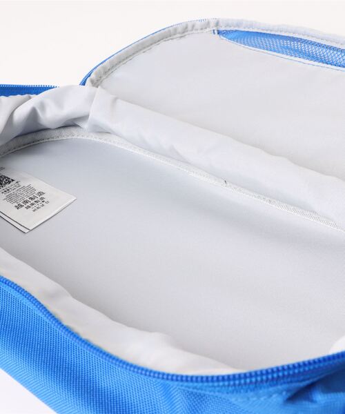 PUMA(プーマ)の「PUMA プーマ ユニセックス プーマ アクティブ シューケース S 8L(スポーツグッズ・メンズ・ブラック×シルバー/ブルー系その他2・フリー)」の9枚目の写真