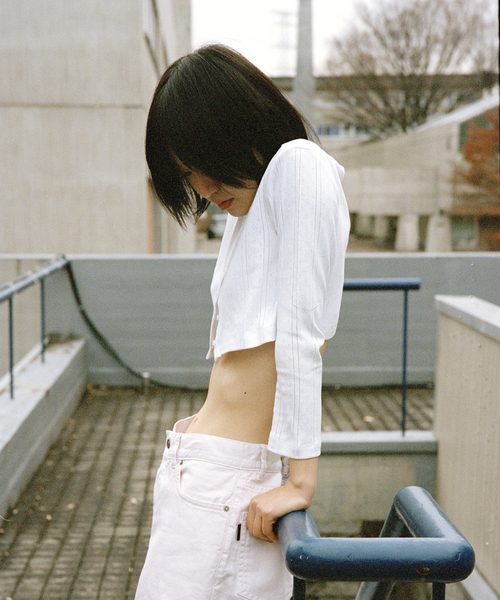Charles Chaton(シャルルシャトン)の「THE CROPPED CARDI │ COU COU(Tシャツ/カットソー・レディース・ブラック/ホワイト・XX-SMALL/X-SMALL/SMALL)」の5枚目の写真
