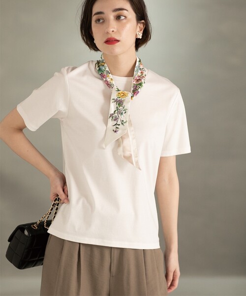 OPAQUE.CLIP（オペークドットクリップ）の「◆UV ベーシックTシャツ【接触冷感/洗濯機洗い可】（Tシャツ/カットソー・レディース・ベージュ/ホワイト/ダークブラウン/ブラック/チャコールグレー・40/38/42/36/34）」の6枚目の写真