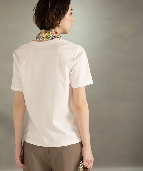 OPAQUE.CLIP（オペークドットクリップ）の「◆UV ベーシックTシャツ【接触冷感/洗濯機洗い可】（Tシャツ/カットソー・レディース・ベージュ/ホワイト/ダークブラウン/ブラック/チャコールグレー・40/38/42/36/34）」の9枚目の写真