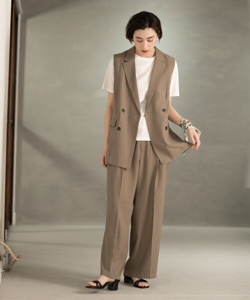 OPAQUE.CLIP（オペークドットクリップ）の「◆UV ベーシックTシャツ【接触冷感/洗濯機洗い可】（Tシャツ/カットソー・レディース・ベージュ/ホワイト/ダークブラウン/ブラック/チャコールグレー・40/38/42/36/34）」の13枚目の写真