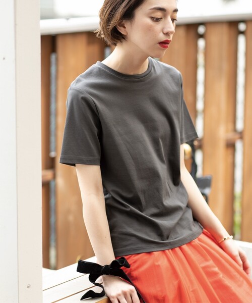 OPAQUE.CLIP（オペークドットクリップ）の「◆UV ベーシックTシャツ【接触冷感/洗濯機洗い可】（Tシャツ/カットソー・レディース・ベージュ/ホワイト/ダークブラウン/ブラック/チャコールグレー・40/38/42/36/34）」の14枚目の写真