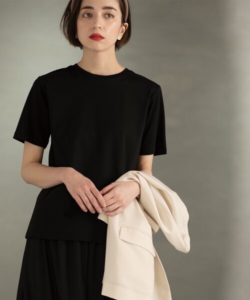 OPAQUE.CLIP（オペークドットクリップ）の「◆UV ベーシックTシャツ【接触冷感/洗濯機洗い可】（Tシャツ/カットソー・レディース・ベージュ/ホワイト/ダークブラウン/ブラック/チャコールグレー・40/38/42/36/34）」の20枚目の写真