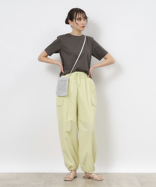 OPAQUE.CLIP(オペークドットクリップ)の「◆UV ベーシックTシャツ【接触冷感/洗濯機洗い可】(Tシャツ/カットソー・レディース・ベージュ/ホワイト/ダークブラウン/ブラック/チャコールグレー・40/38/42/36/34)」の9枚目の写真