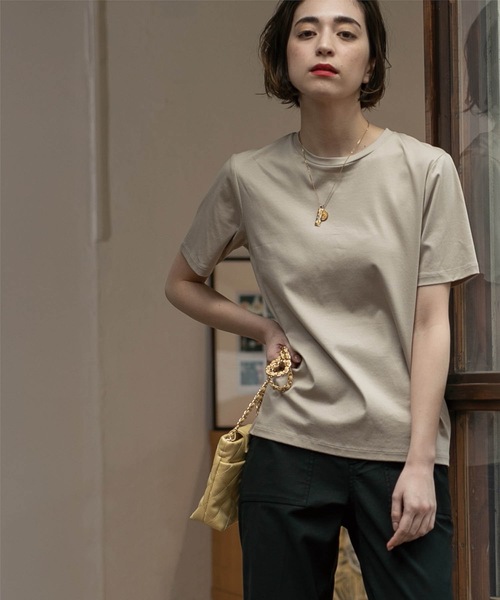 OPAQUE.CLIP(オペークドットクリップ)の「◆UV ベーシックTシャツ【接触冷感/洗濯機洗い可】(Tシャツ/カットソー・レディース・ベージュ/ホワイト/ダークブラウン/ブラック/チャコールグレー・40/38/42/36/34)」の21枚目の写真