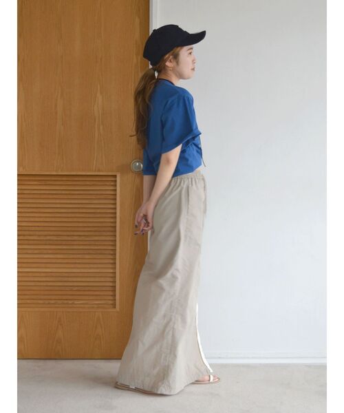 Ungrid（アングリッド）の「カラーロゴルーズTee（Tシャツ/カットソー・レディース・オレンジ/ブルー/オフホワイト・FREE）」の21枚目の写真