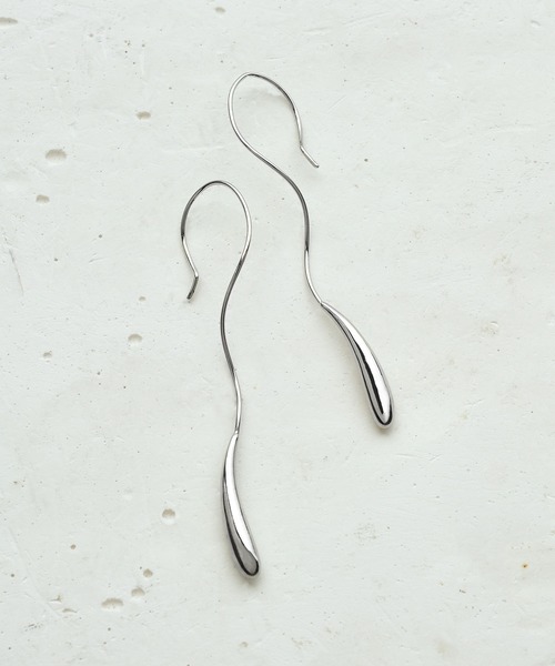 GOLDY（ゴールディ）の「ドローイング ドロップ ロング ピアス（ピアス（両耳用）・レディース・シルバー/ゴールド・FREE）」の3枚目の写真