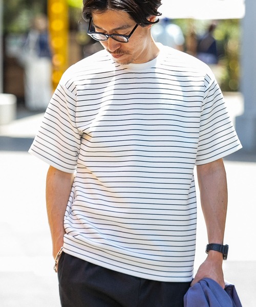 ITEMS URBANRESEARCH(アイテムズ アーバンリサーチ)の「ダンボールボーダー ショートスリーブ カットソー(Tシャツ/カットソー・メンズ・ネイビー/ブルー/ブラック・MEDIUM/LARGE)」の2枚目の写真