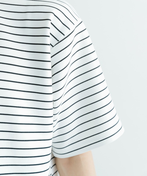 ITEMS URBANRESEARCH(アイテムズ アーバンリサーチ)の「ダンボールボーダー ショートスリーブ カットソー(Tシャツ/カットソー・メンズ・ネイビー/ブルー/ブラック・MEDIUM/LARGE)」の8枚目の写真