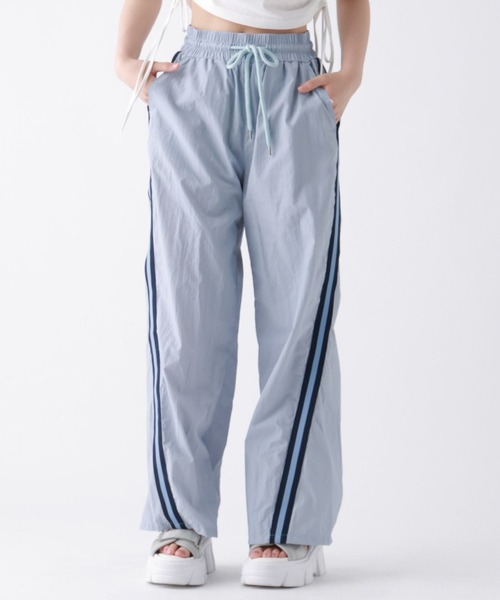 repipi armario（レピピ アルマリオ）の「サイドラインイージパンツ（その他パンツ・キッズ・ホワイト/サックスブルー/ブラック・SMALL/LARGE/MEDIUM）」の3枚目の写真