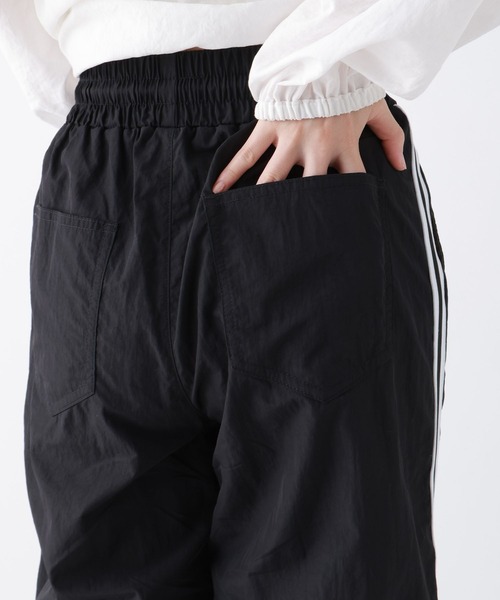 repipi armario（レピピ アルマリオ）の「サイドラインイージパンツ（その他パンツ・キッズ・ホワイト/サックスブルー/ブラック・SMALL/LARGE/MEDIUM）」の22枚目の写真