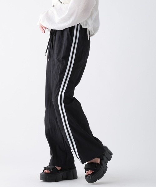 repipi armario（レピピ アルマリオ）の「サイドラインイージパンツ（その他パンツ・キッズ・ホワイト/サックスブルー/ブラック・SMALL/LARGE/MEDIUM）」の10枚目の写真