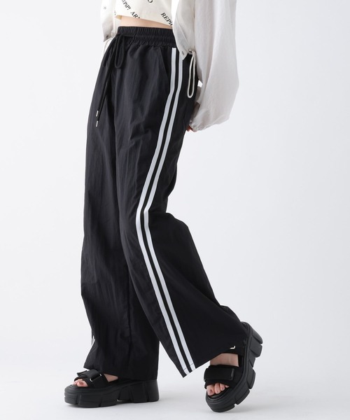 repipi armario（レピピ アルマリオ）の「サイドラインイージパンツ（その他パンツ・キッズ・ホワイト/サックスブルー/ブラック・SMALL/LARGE/MEDIUM）」の11枚目の写真