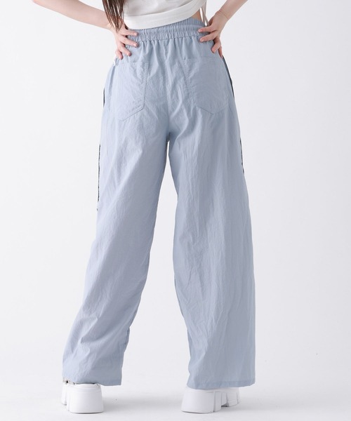 repipi armario（レピピ アルマリオ）の「サイドラインイージパンツ（その他パンツ・キッズ・ホワイト/サックスブルー/ブラック・SMALL/LARGE/MEDIUM）」の14枚目の写真