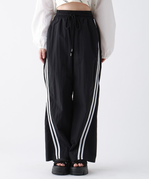 repipi armario（レピピ アルマリオ）の「サイドラインイージパンツ（その他パンツ・キッズ・ホワイト/サックスブルー/ブラック・SMALL/LARGE/MEDIUM）」の15枚目の写真