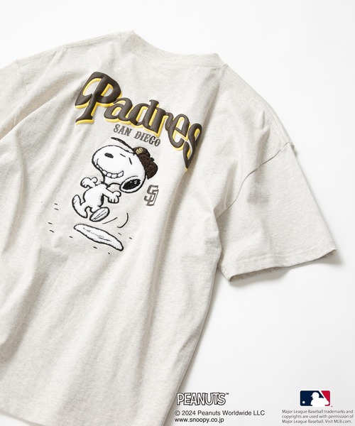 PEANUTS(ピーナッツ)の「【MLB ×PEANUTS】オリジナルデザインTシャツ ヤンキース ドジャース パドレス ドロップショルダー ビッグシルエット ユニセックス(Tシャツ/カットソー・メンズ・ベージュ系その他3/ホワイト系その他2/グレー系その他3/ブルー系その他2/ベージュ系その他/ホワイト系その他・MEDIUM/LARGE/X-LARGE)」の5枚目の写真