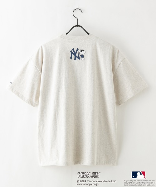 PEANUTS(ピーナッツ)の「【MLB ×PEANUTS】オリジナルデザインTシャツ ヤンキース ドジャース パドレス ドロップショルダー ビッグシルエット ユニセックス(Tシャツ/カットソー・メンズ・ベージュ系その他3/ホワイト系その他2/グレー系その他3/ブルー系その他2/ベージュ系その他/ホワイト系その他・MEDIUM/LARGE/X-LARGE)」の21枚目の写真