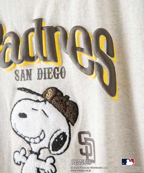 PEANUTS(ピーナッツ)の「【MLB ×PEANUTS】オリジナルデザインTシャツ ヤンキース ドジャース パドレス ドロップショルダー ビッグシルエット ユニセックス(Tシャツ/カットソー・メンズ・ベージュ系その他3/ホワイト系その他2/グレー系その他3/ブルー系その他2/ベージュ系その他/ホワイト系その他・MEDIUM/LARGE/X-LARGE)」の9枚目の写真