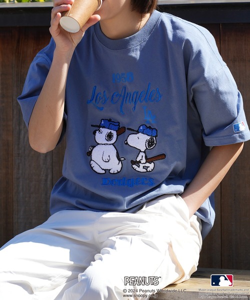 PEANUTS(ピーナッツ)の「【MLB ×PEANUTS】オリジナルデザインTシャツ ヤンキース ドジャース パドレス ドロップショルダー ビッグシルエット ユニセックス(Tシャツ/カットソー・メンズ・ベージュ系その他3/ホワイト系その他2/グレー系その他3/ブルー系その他2/ベージュ系その他/ホワイト系その他・MEDIUM/LARGE/X-LARGE)」の18枚目の写真
