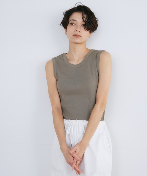 YVON（イヴォン）の「コットンリブタンクトップ（Tシャツ/カットソー・レディース・オフホワイト/ベージュ/ブラック/カーキ・9号）」の4枚目の写真