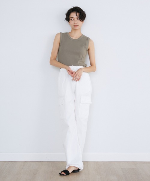 YVON（イヴォン）の「コットンリブタンクトップ（Tシャツ/カットソー・レディース・オフホワイト/ベージュ/ブラック/カーキ・9号）」の14枚目の写真