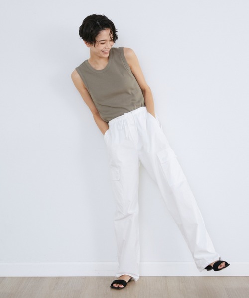 YVON（イヴォン）の「コットンリブタンクトップ（Tシャツ/カットソー・レディース・オフホワイト/ベージュ/ブラック/カーキ・9号）」の15枚目の写真