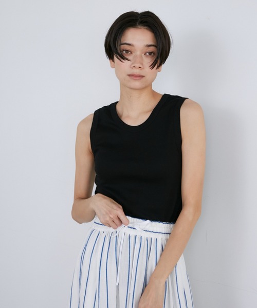 YVON（イヴォン）の「コットンリブタンクトップ（Tシャツ/カットソー・レディース・オフホワイト/ベージュ/ブラック/カーキ・9号）」の8枚目の写真