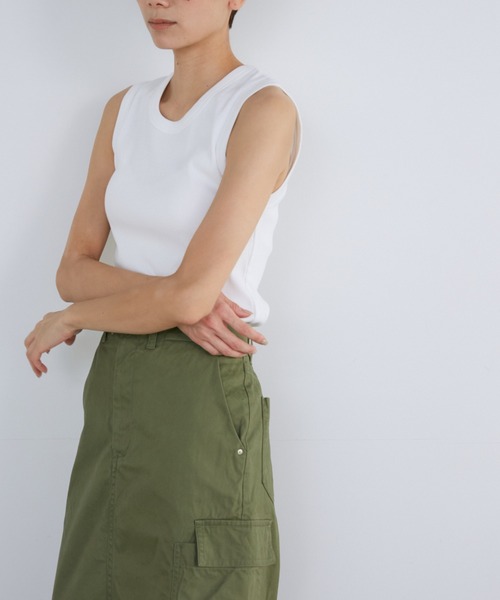 YVON（イヴォン）の「コットンリブタンクトップ（Tシャツ/カットソー・レディース・オフホワイト/ベージュ/ブラック/カーキ・9号）」の9枚目の写真