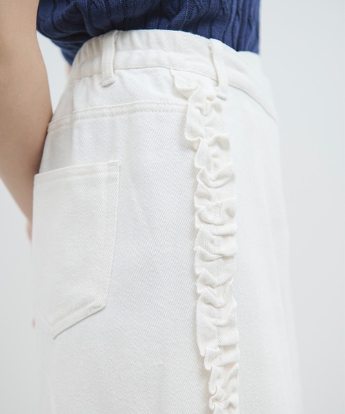 paravion（パラビオン）の「サイドフリルデニムスカート（デニムスカート・レディース・ホワイト/ネイビー・FREE）」の6枚目の写真