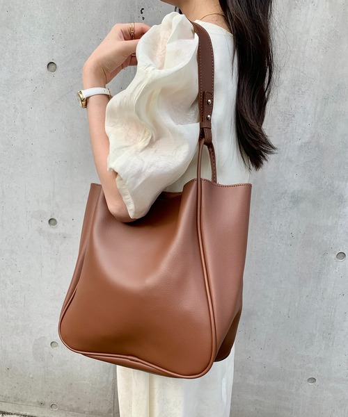 Teem Store（チームストア）の「ポーチ付き 合成皮革 ショルダーバッグ A4 オフィストートバッグ 通勤 通学（ショルダーバッグ・レディース・ブラック/ホワイト/ブラウン・F）」の19枚目の写真