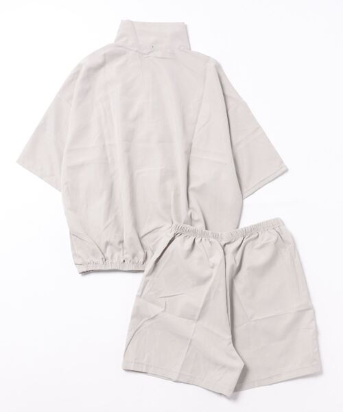 Riff（リフ）の「[2点セット] ハーフジップトップス+ショートパンツ セットアップ（セットアップ・レディース・グレー/ネイビー/カーキ/ベージュ・FREE）」の5枚目の写真