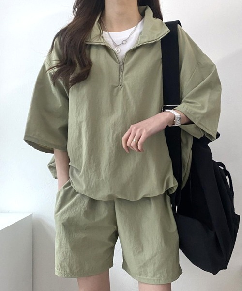 Riff（リフ）の「[2点セット] ハーフジップトップス+ショートパンツ セットアップ（セットアップ・レディース・グレー/ネイビー/カーキ/ベージュ・FREE）」の3枚目の写真