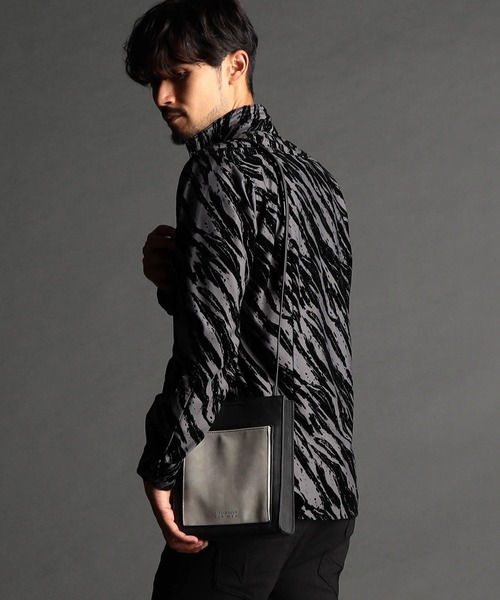 NICOLE CLUB FOR MEN（ニコルクラブフォーメン）の「スクエアミニショルダーバッグ（ショルダーバッグ・メンズ・グレー系/ブラック/ブラック×グレー・FREE）」の12枚目の写真