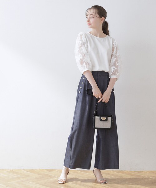 couture brooch（クチュールブローチ）の「◆【二の腕カバー・残暑の秋にも使える】袖レースドッキングカットソー（Tシャツ/カットソー・レディース・グレー/オフホワイト/ブラック・42/40/38）」の6枚目の写真