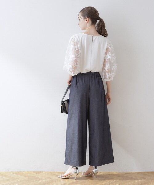 couture brooch（クチュールブローチ）の「◆【二の腕カバー・残暑の秋にも使える】袖レースドッキングカットソー（Tシャツ/カットソー・レディース・グレー/オフホワイト/ブラック・42/40/38）」の8枚目の写真