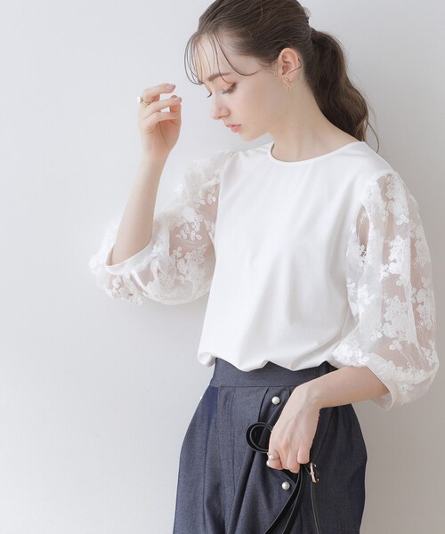 couture brooch（クチュールブローチ）の「◆【二の腕カバー・残暑の秋にも使える】袖レースドッキングカットソー（Tシャツ/カットソー・レディース・グレー/オフホワイト/ブラック・42/40/38）」の10枚目の写真