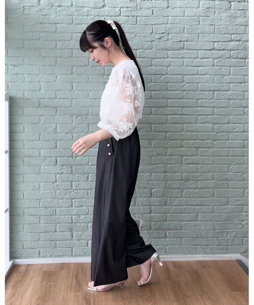 couture brooch（クチュールブローチ）の「◆【二の腕カバー・残暑の秋にも使える】袖レースドッキングカットソー（Tシャツ/カットソー・レディース・グレー/オフホワイト/ブラック・42/40/38）」の15枚目の写真