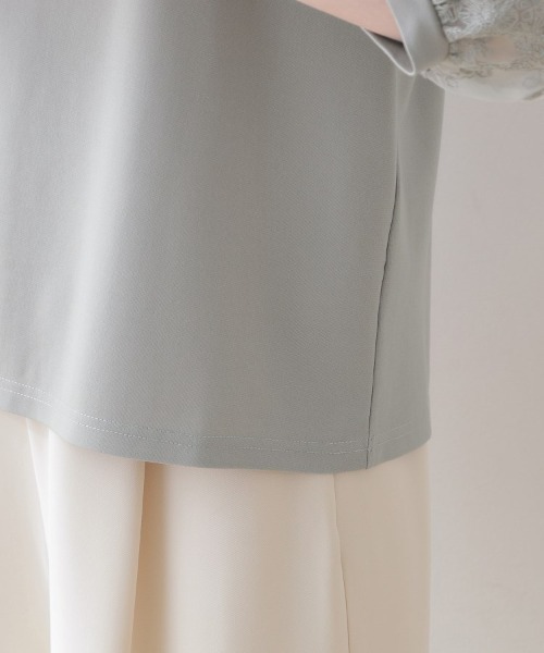 couture brooch（クチュールブローチ）の「◆【二の腕カバー・残暑の秋にも使える】袖レースドッキングカットソー（Tシャツ/カットソー・レディース・グレー/オフホワイト/ブラック・42/40/38）」の5枚目の写真