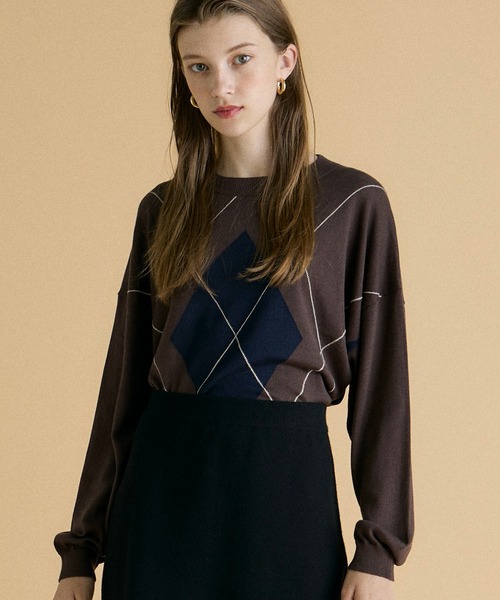 INED CLARO（イネドクラロ）の「クロップドクルーネックニット（ニット/セーター・レディース・エメラルドブルー/ブラウン/ネイビー/パープル・フリー）」の2枚目の写真