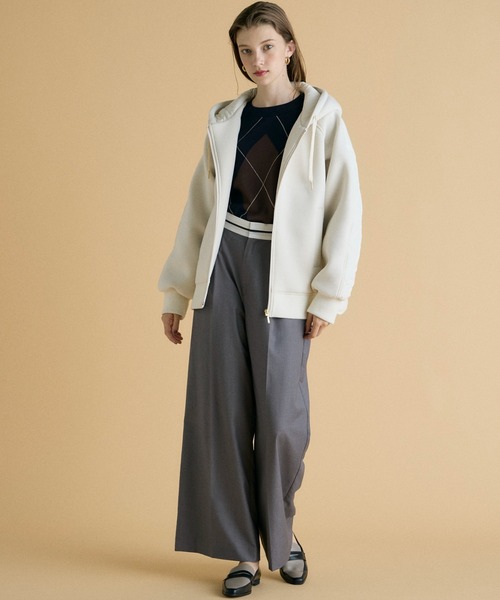 INED CLARO（イネドクラロ）の「クロップドクルーネックニット（ニット/セーター・レディース・エメラルドブルー/ブラウン/ネイビー/パープル・フリー）」の9枚目の写真