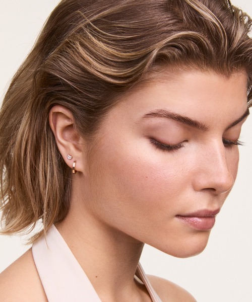 Daniel Wellington(ダニエルウェリントン)の「Crystal Heart Stud Earring レーディスピアス ローズゴールド/シルバー/ゴールド 片耳用(ピアス(片耳用)・レディース・ピンクゴールド/イエローゴールド/シルバー・ONE SIZE)」の14枚目の写真