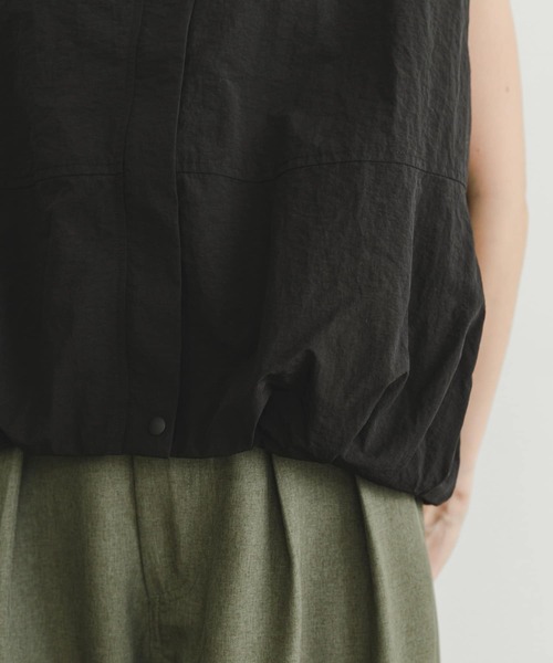 ITEMS URBANRESEARCH（アイテムズ アーバンリサーチ）の「ナイロンコクーンベスト（ベスト・レディース・ブラック/カーキ・FREE）」の15枚目の写真