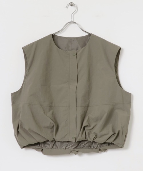 ITEMS URBANRESEARCH（アイテムズ アーバンリサーチ）の「ナイロンコクーンベスト（ベスト・レディース・ブラック/カーキ・FREE）」の18枚目の写真
