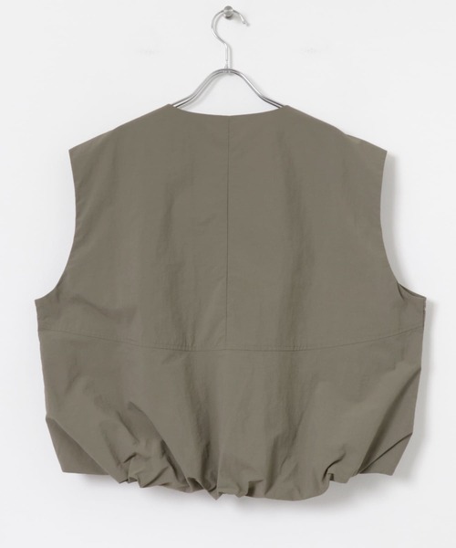 ITEMS URBANRESEARCH（アイテムズ アーバンリサーチ）の「ナイロンコクーンベスト（ベスト・レディース・ブラック/カーキ・FREE）」の9枚目の写真