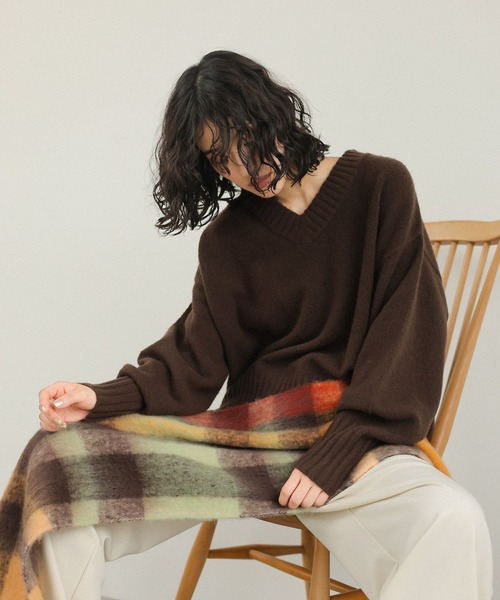 セール】5ゲージアンゴラMIXｰVネック 130134（ニット/セーター