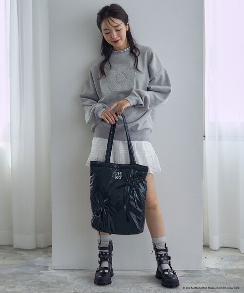 PUBLUX（パブリュクス）の「The Met × PUBLUX/パブリュクス The Metギャザーリボントートバッグ　限定展開（ショルダーバッグ・レディース・オフホワイト/シルバー/ブラック・ONE SIZE）」の8枚目の写真