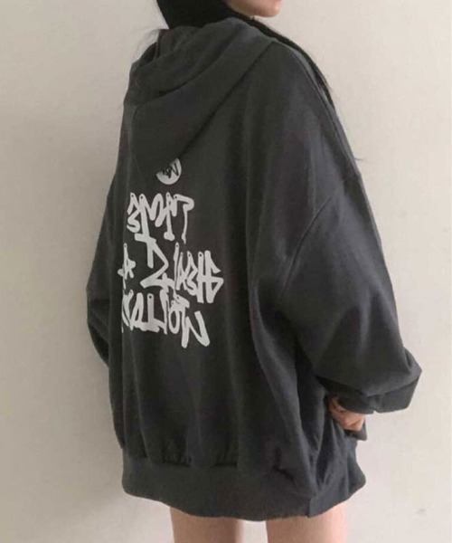 VIVID LADY(ビビッドレディー)の「長袖 ロゴパーカー オーバーサイズ レディース 可愛い(パーカー・レディース・グレー/オフホワイト/ブラック・FREE)」の7枚目の写真