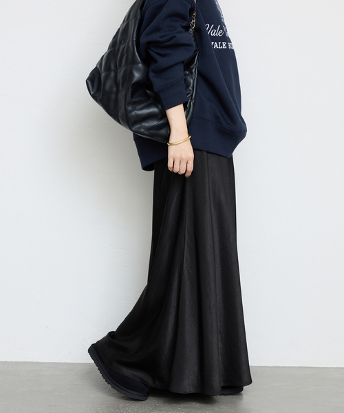 SLOBE IENA（スローブイエナ）の「グロッシーサテンフレアスカート（スカート・レディース・ベージュ/ブラック/チャコールグレー・FREE）」の9枚目の写真