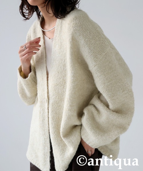 antiqua(アンティカ)の「ブークレニットカーディガン(ニット/セーター・レディース・ブルー/ベージュ/ブラック・ONESIZE)」の3枚目の写真